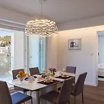 Apartments Nav