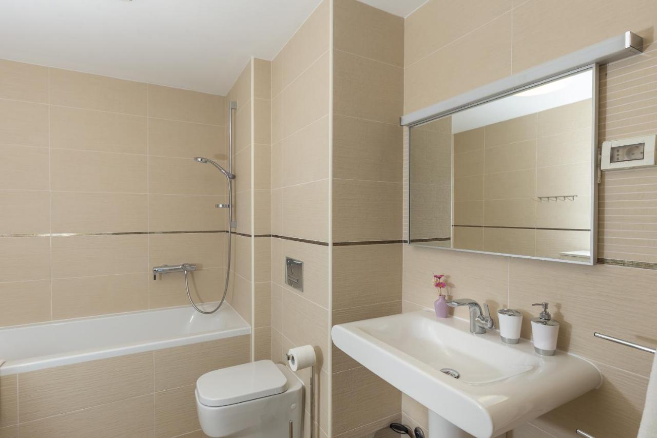 Nav Apartment *