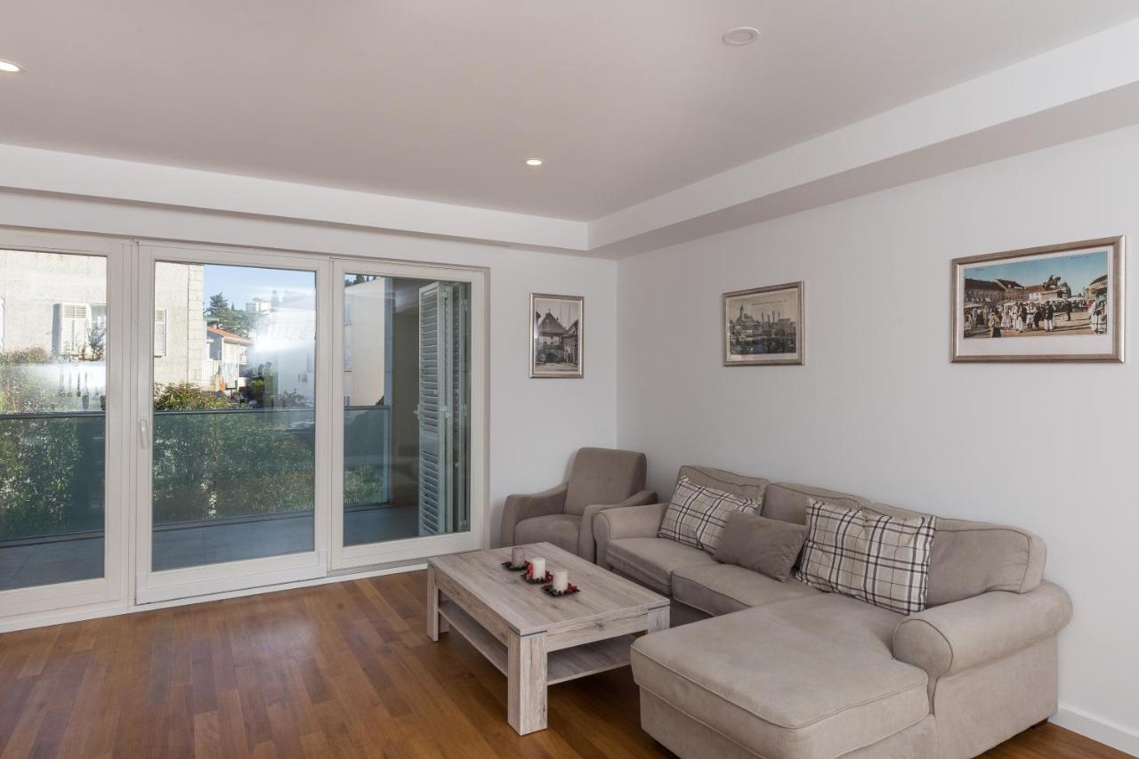 Nav Apartment