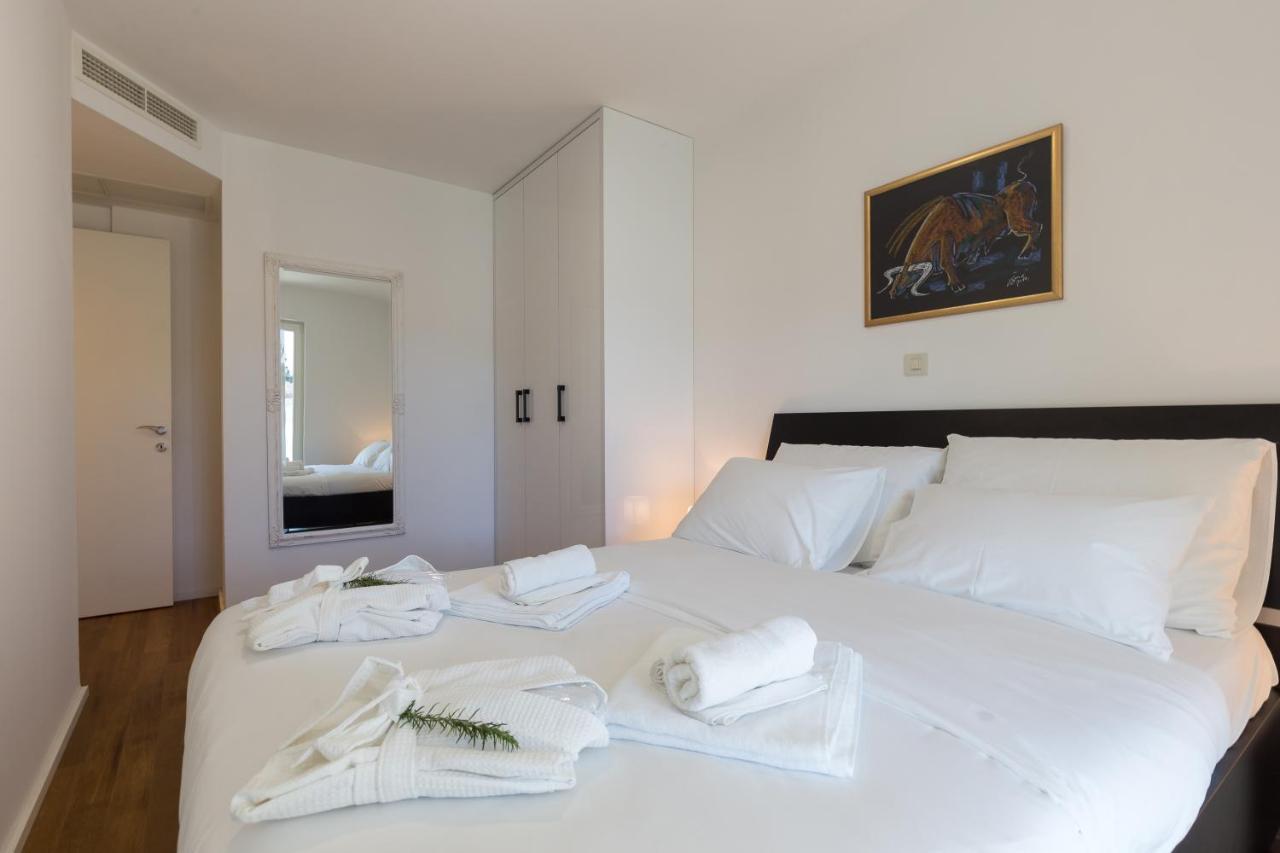 Nav Apartment *